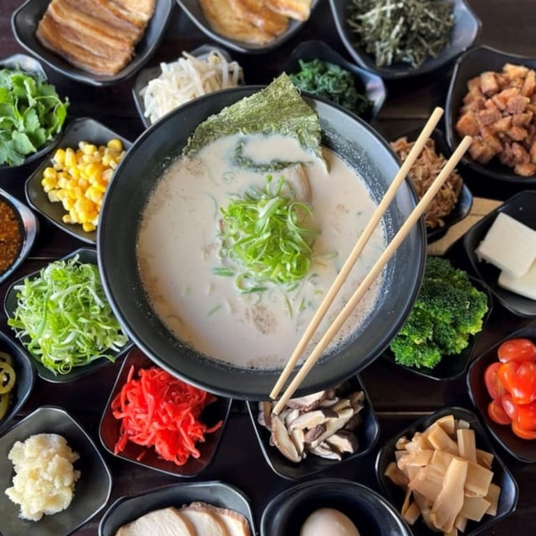 Delicious Asian Cuisine: Ramen, Japanese, Noodles